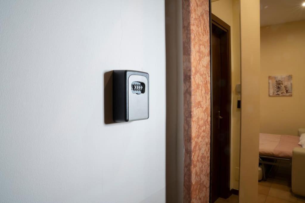 Apartment Free Parking, Netflix & Wi-fi In *